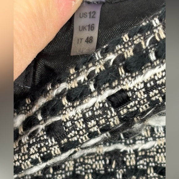 Tahari Elena NWT Woven Tweed Skirt Black White Size 12 Contemporary Office - Picture 7 of 11